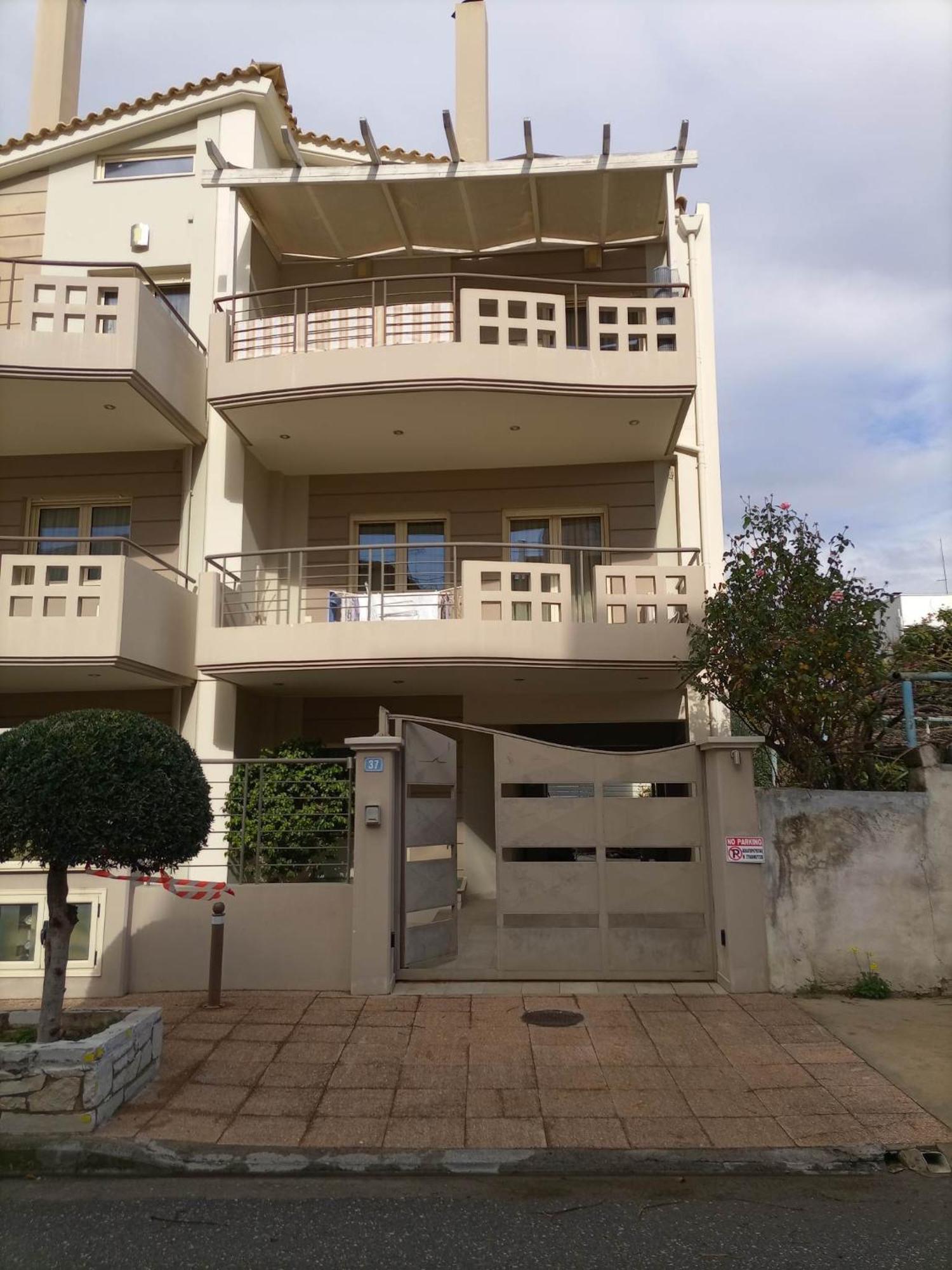 Kalamata Beach Maizonette Ground Floor And Semi-Basement With Yard エクステリア 写真
